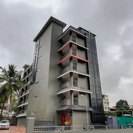 Oyo Townhouse 061 Gcda Kakkanad Signal Hotel Kochi Екстериор снимка