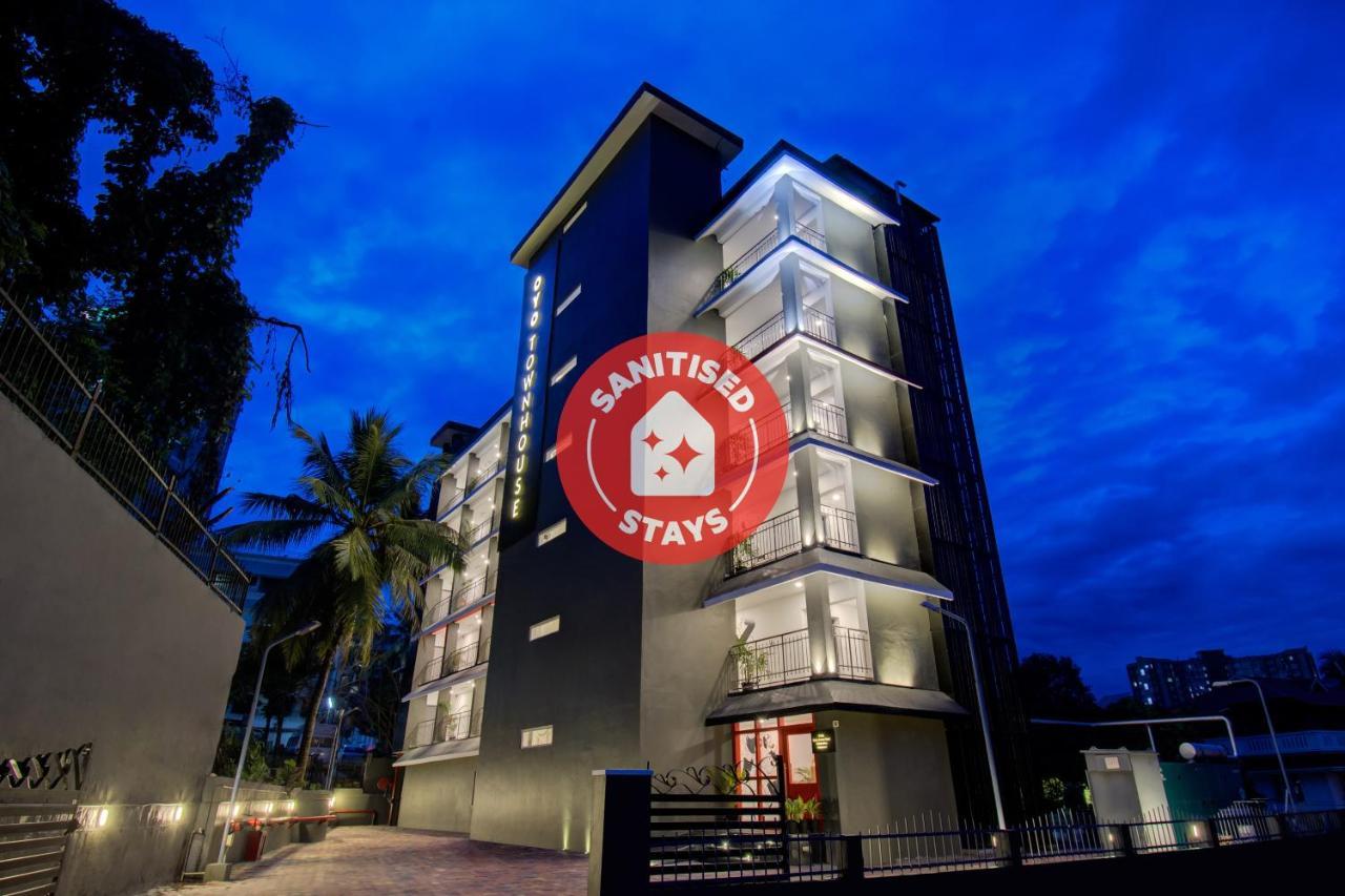 Oyo Townhouse 061 Gcda Kakkanad Signal Hotel Kochi Екстериор снимка