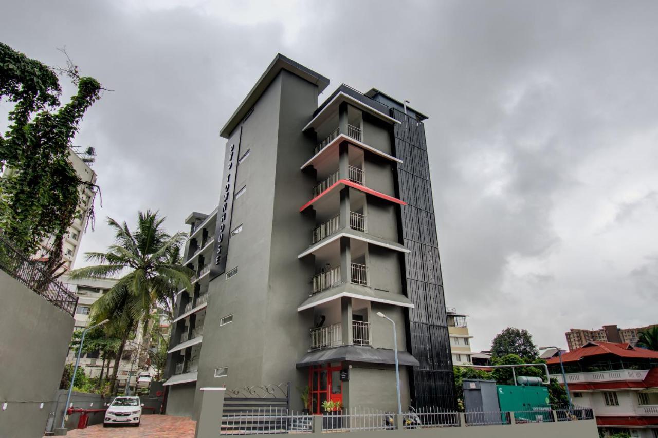 Oyo Townhouse 061 Gcda Kakkanad Signal Hotel Kochi Екстериор снимка
