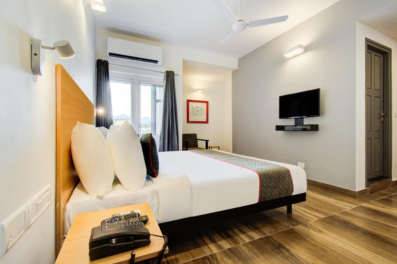 Oyo Townhouse 061 Gcda Kakkanad Signal Hotel Kochi Екстериор снимка