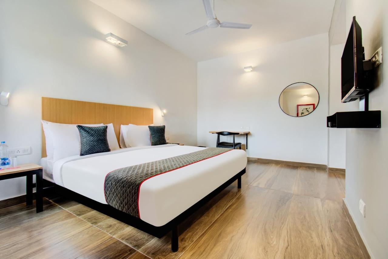 Oyo Townhouse 061 Gcda Kakkanad Signal Hotel Kochi Екстериор снимка