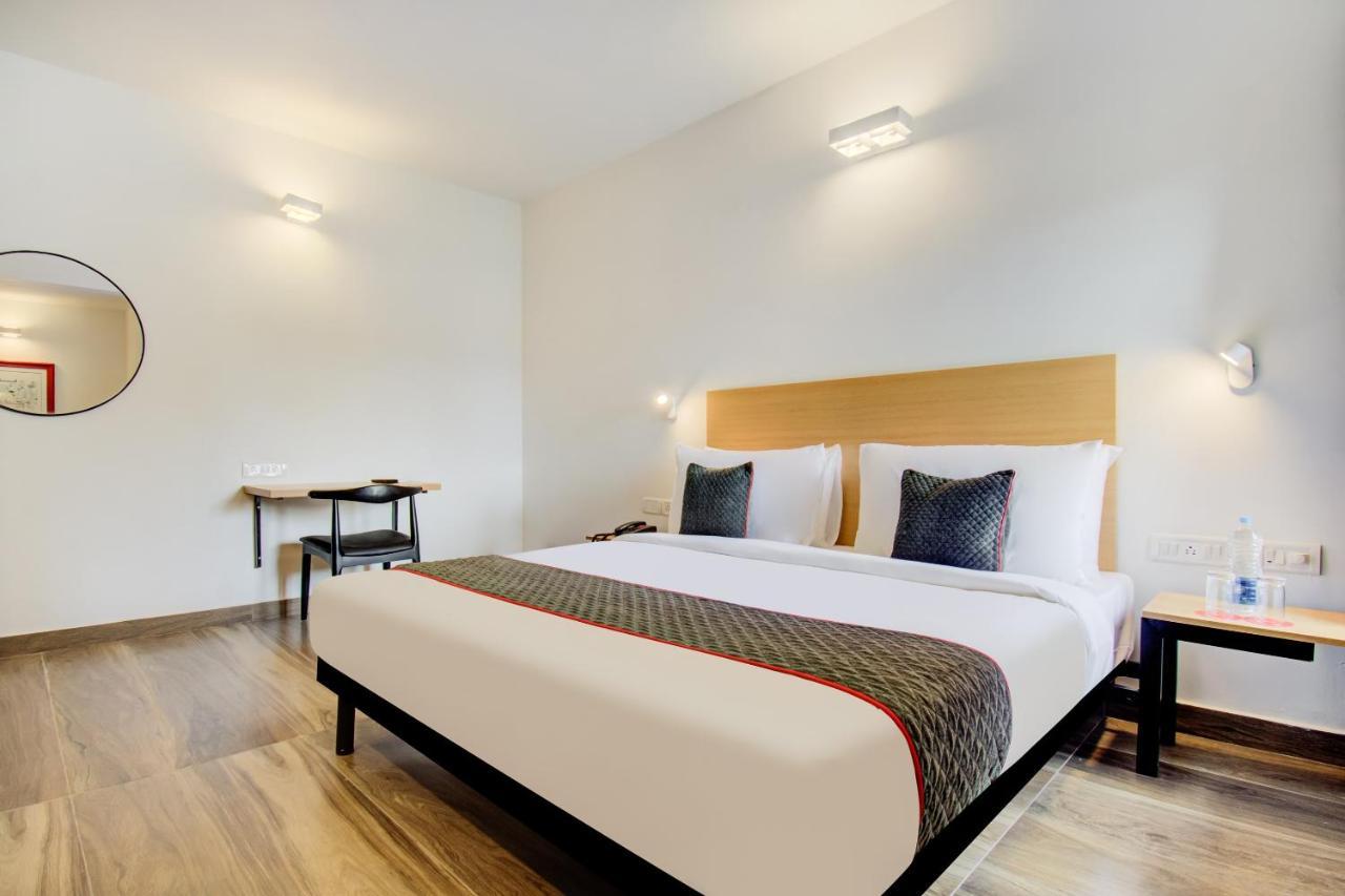 Oyo Townhouse 061 Gcda Kakkanad Signal Hotel Kochi Екстериор снимка