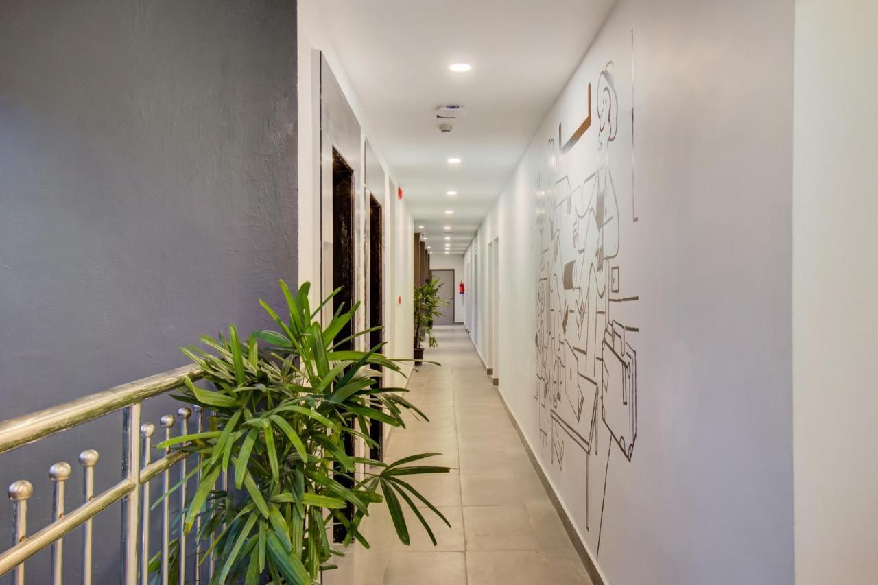 Oyo Townhouse 061 Gcda Kakkanad Signal Hotel Kochi Екстериор снимка