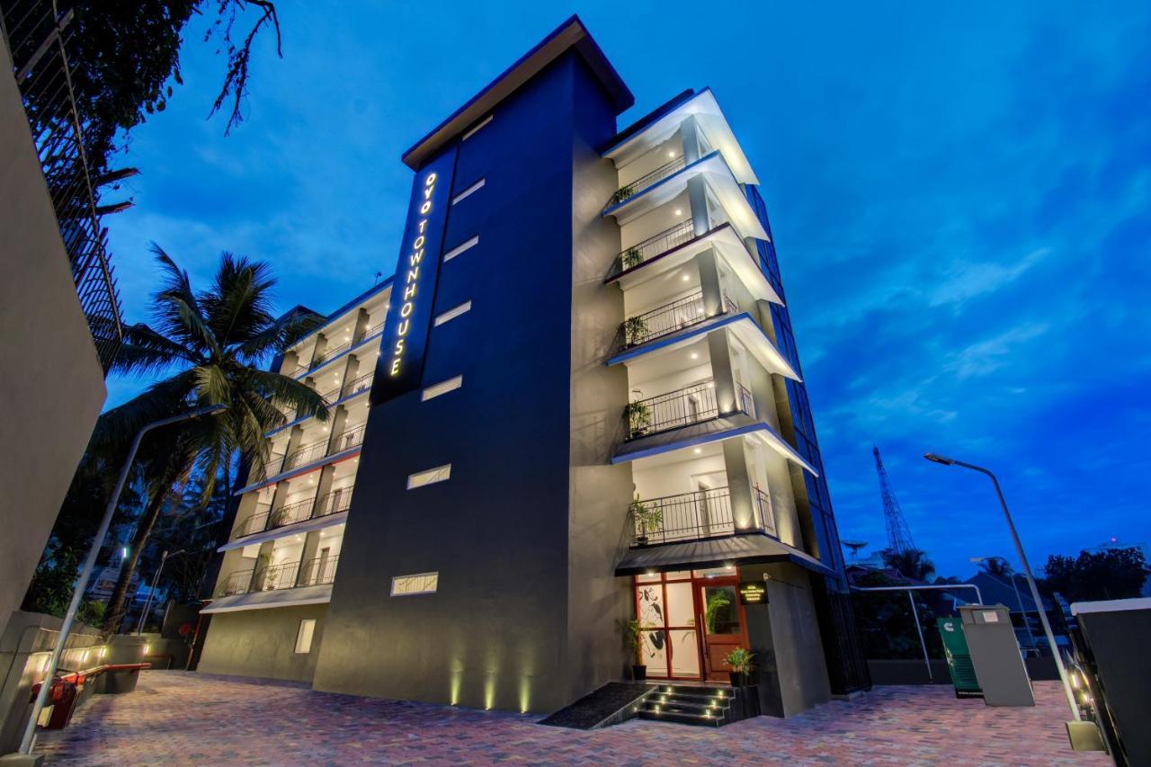 Oyo Townhouse 061 Gcda Kakkanad Signal Hotel Kochi Екстериор снимка