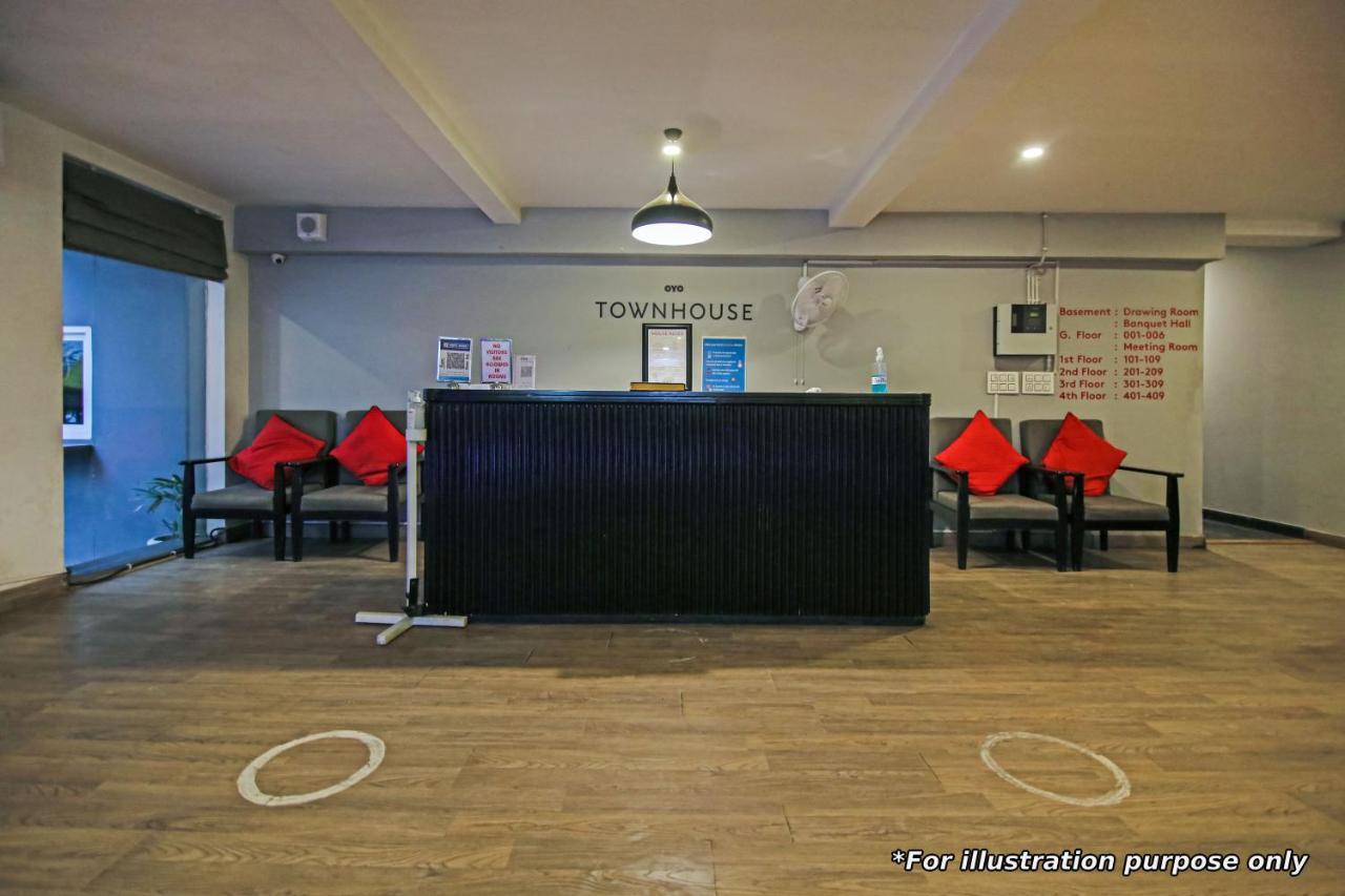 Oyo Townhouse 061 Gcda Kakkanad Signal Hotel Kochi Екстериор снимка